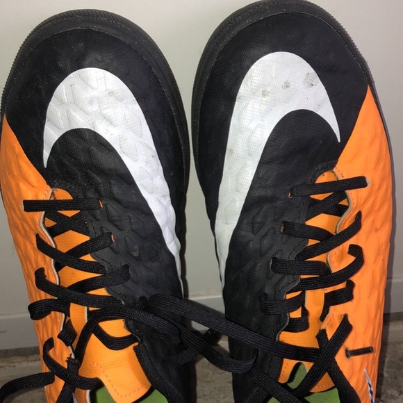 Hypervenom soccer shoes - Picture 3 of 4